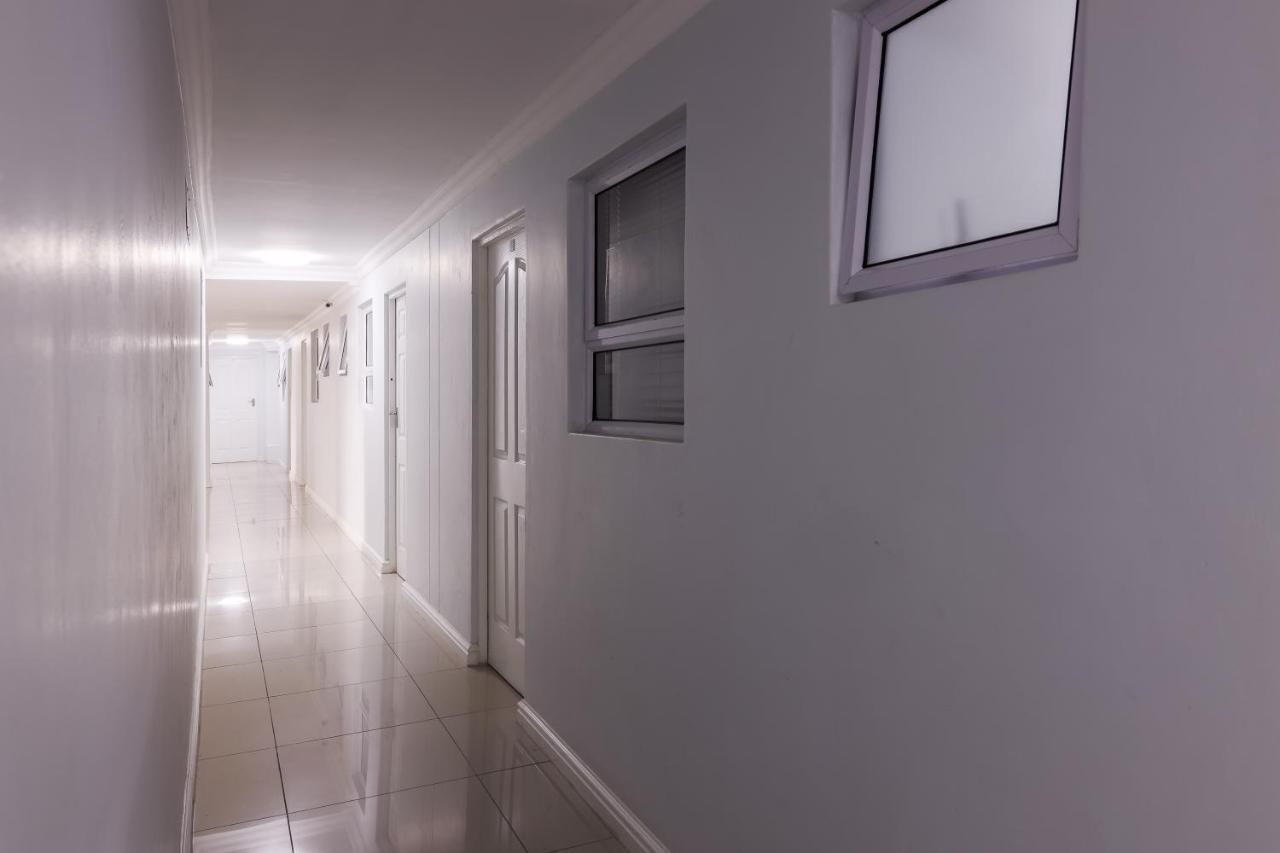 Modern Apartments At Cz Kubs Іст-Лондон Екстер'єр фото